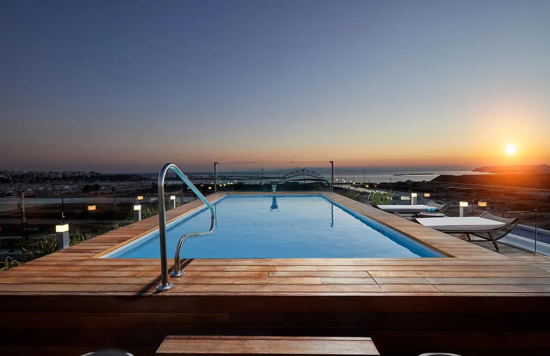 Cw Athens Riviera Suite-1